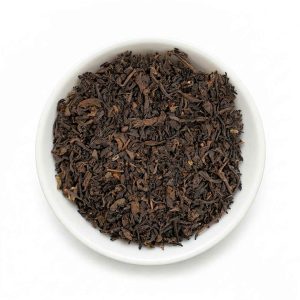 té rojo en hojas