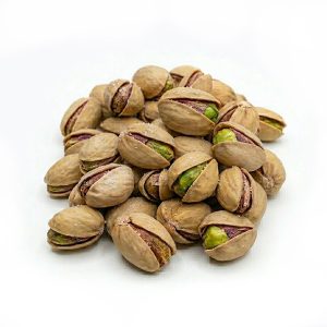 pistachos con cáscara y con sal